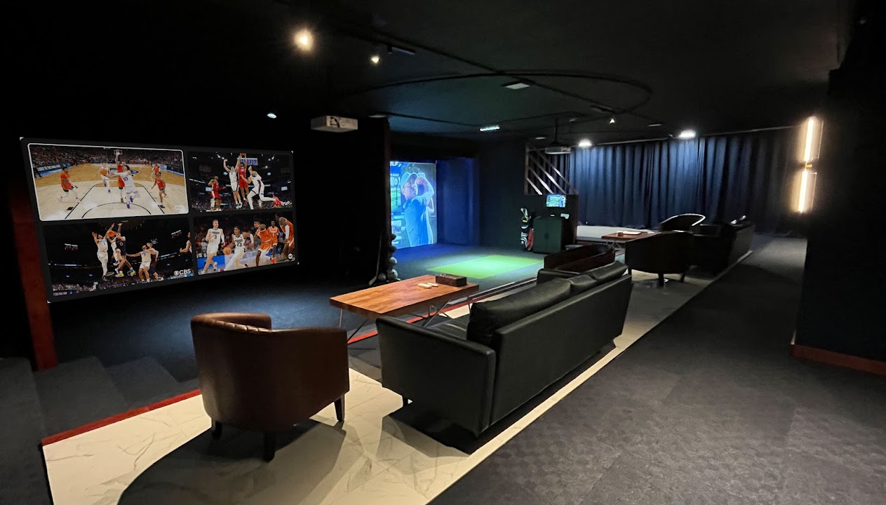 CRAVE Golf Lounge