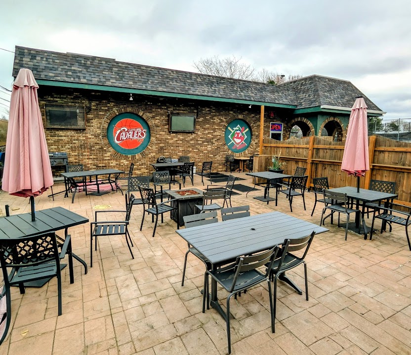 Sidelines Sports Bar & Grill - Brunswick, OH